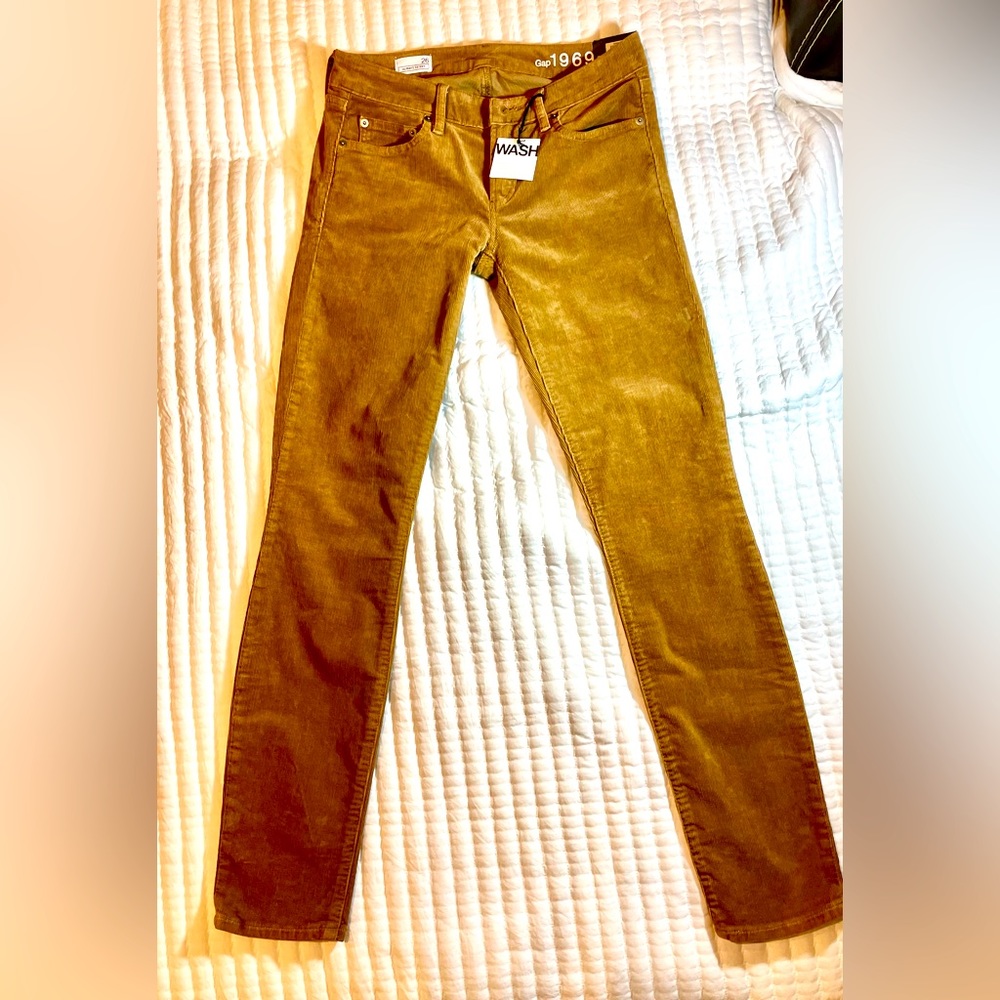Gap Always Skinny Corduroy pants. Size 26